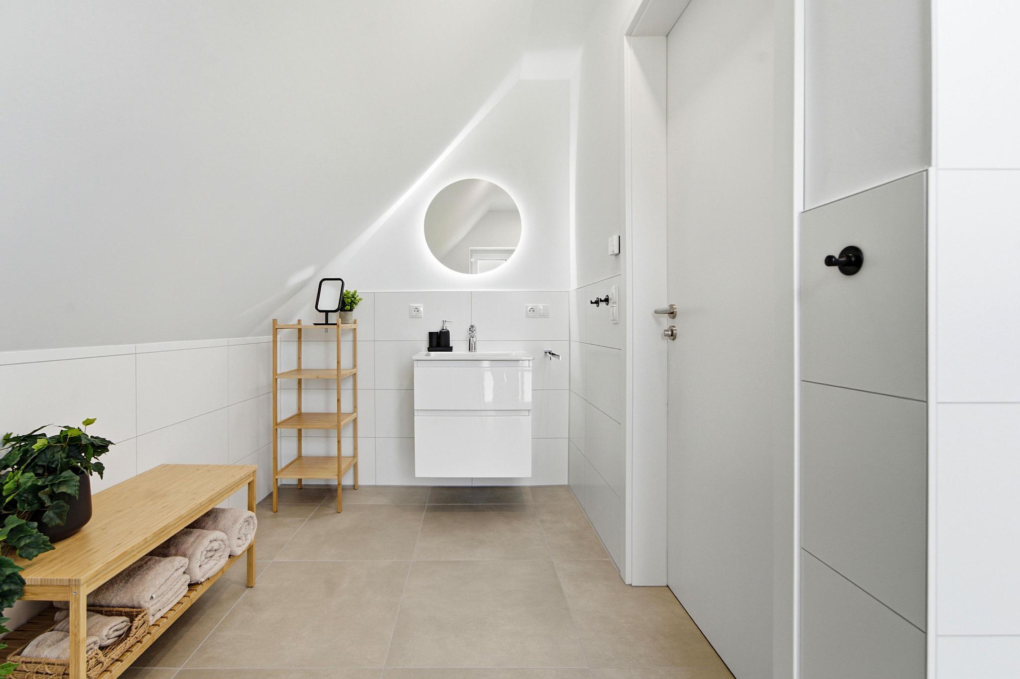 Modernes Badezimmer